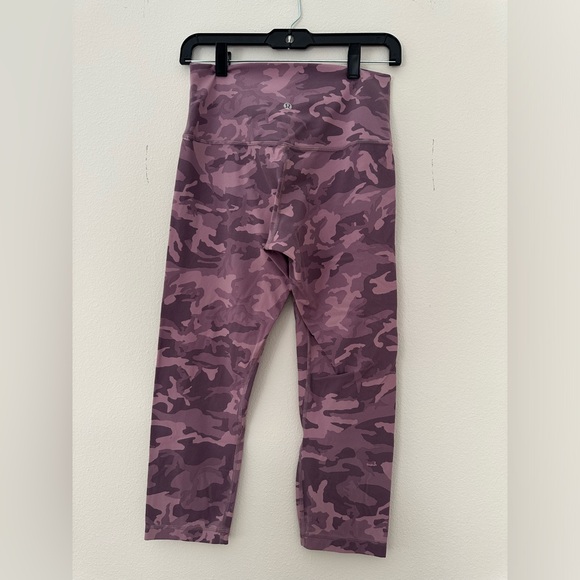 Lululemon Align Crop *21" Size 8 Incognito Camo Pink Taupe Multi - Picture 4 of 7